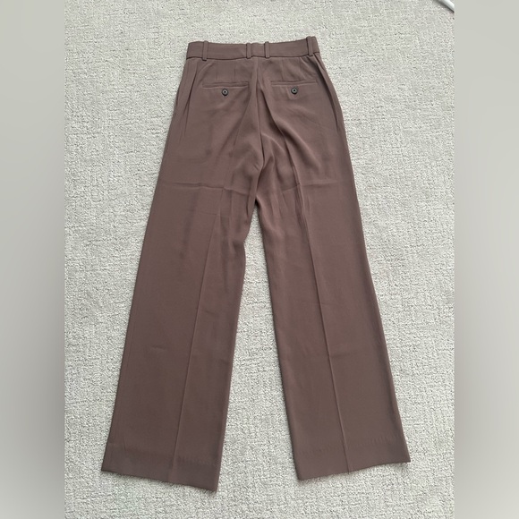 Aritzia Agency Pant Mirror crepe Deep taupe - Picture 8 of 9
